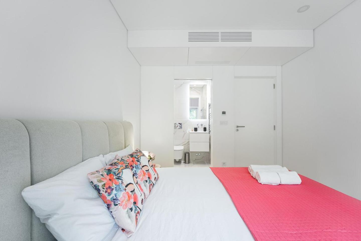 Ferienwohnung Guestready - Majestic Riverside Terrace In Coimbra Exterior foto