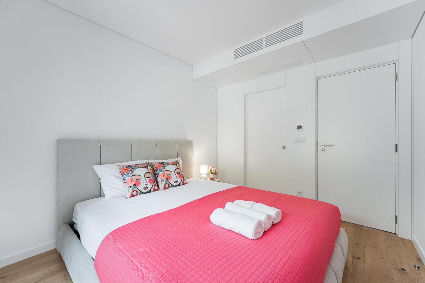 Ferienwohnung Guestready - Majestic Riverside Terrace In Coimbra Exterior foto